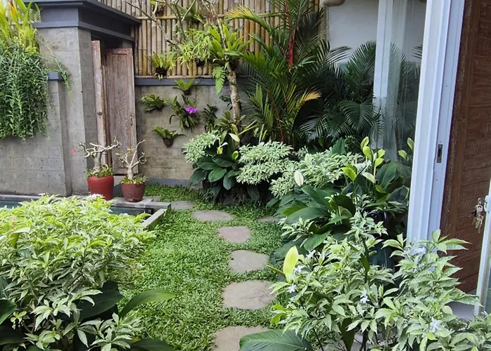 Mb * Ubud